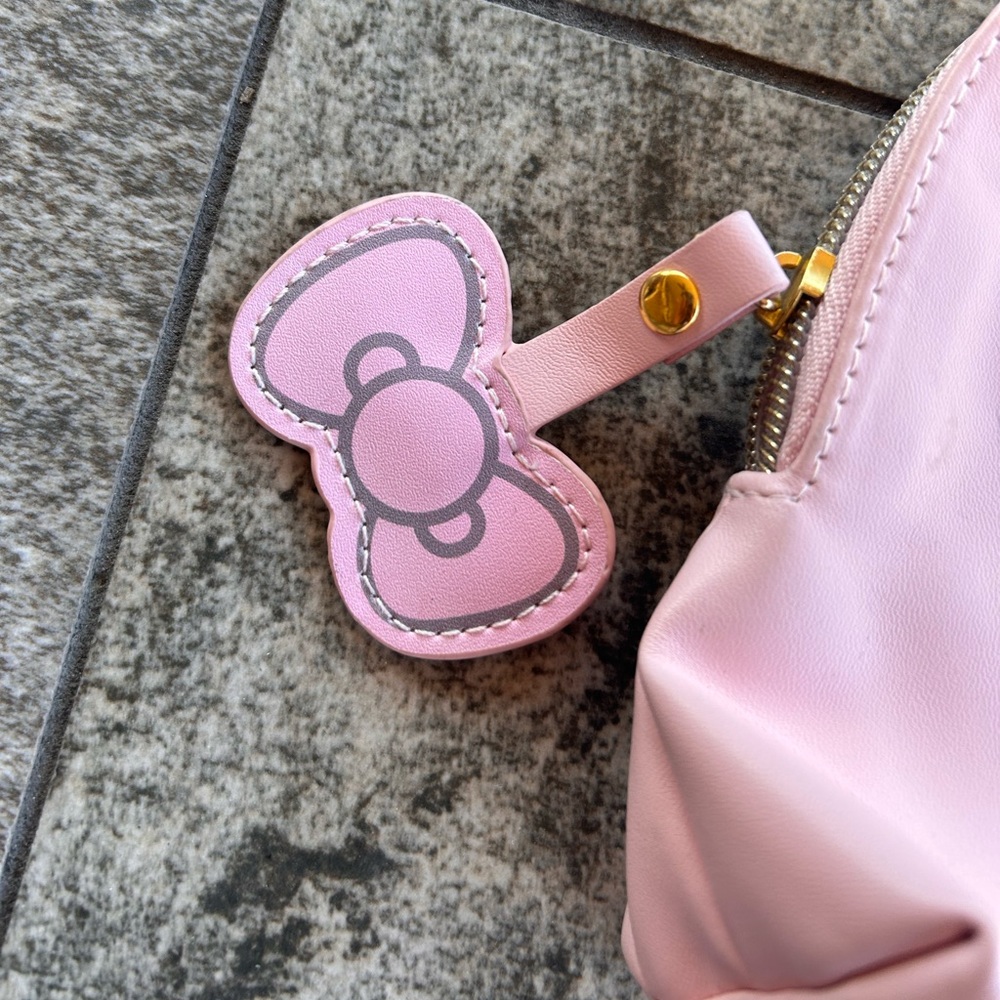 NWOT Authentic Hello Kitty Bag - Picture 2 of 6